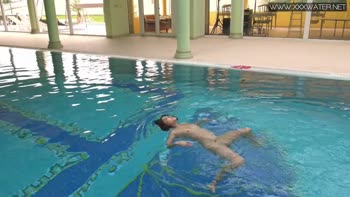 Lady Dee's Sizzling Underwater Solo: Czech Cutie Bares All