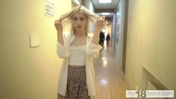 Carolina Sun's Public Panty-Free Stroll