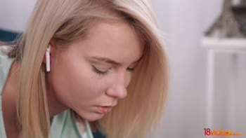 Blonde Teen (18+) Delights in Spontaneous Anal Pleasures