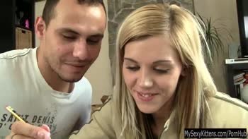 Teen (18+) Cindy's Sizzling Blowjob Seduction
