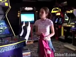 Latin Teen (18+) Finger Frenzy in her Car