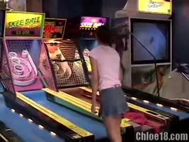 Latin Teen (18+) Finger Frenzy in her Car