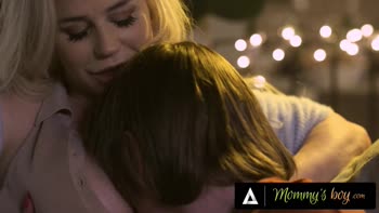 Teen (18+)'s Secret Fantasy: Step Mom Spencer Scott Craves Spikey Dee's Big Dick