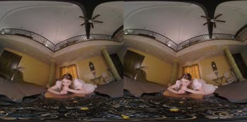 Daphne's Mission to Make You Hard with Myra Moans in VR Cosplay