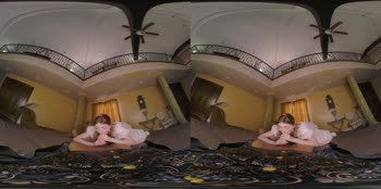 Daphne's Mission to Make You Hard with Myra Moans in VR Cosplay
