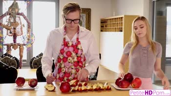 stepsister Jenny Wild's Pussy Is Sweeter Than Apple Pie S20:E4