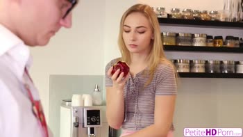 stepsister Jenny Wild's Pussy Is Sweeter Than Apple Pie S20:E4