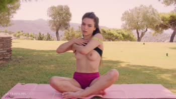Elizabeth's Outdoor Indulgence: A Solo Masturbation Delight