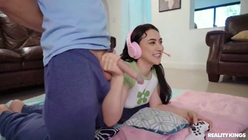 Freeuse Fuck with Hot Gamer Roommate Reality Kings