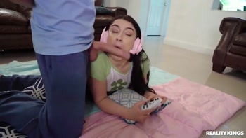Freeuse Fuck with Hot Gamer Roommate Reality Kings