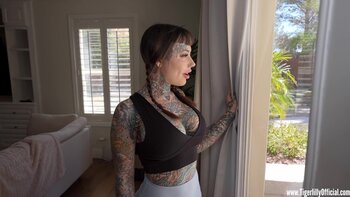 Nade Nasty & Annie Vers: Tattooed Roommates Share an L-Boy in Steamy Threesome