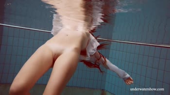 Lola's Aqua Seduction: A Hot Brunette in Underwater Solo
