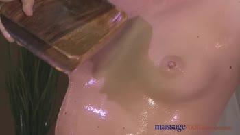Vinna Reed's Czech Massage Seduction: Blonde Teens (18+) Tease Before Hot Lesbian Action