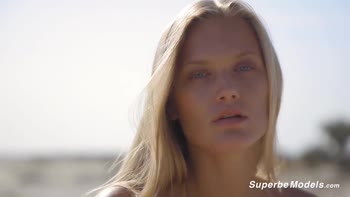 Blonde Babe Dasha Elin's Sensual Solo Striptease