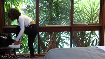 Next Door Aussie Babe's Sensual Solo Massage
