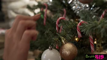 Vanna Bardot & Lulu Chu's Sweet Christmas Threesome