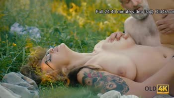 Older Man's Park Pleasure: Nailing Teen (18+) Alexis Fox