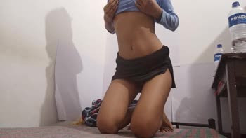 Desi_Girl23's Big Ass Tease: Solo Finger Fun
