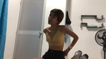 TUflacasex's Step Sis Eagerly Goes Down On Her Bro