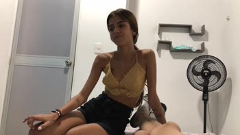 TUflacasex's Step Sis Eagerly Goes Down On Her Bro