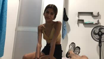 TUflacasex's Step Sis Eagerly Goes Down On Her Bro