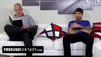 Nade Nasty Teaches Stepbrother Honey Hayes a Gamer's Lesson in Passion