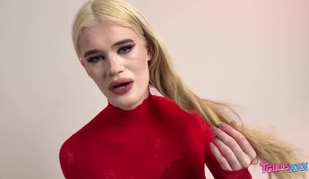 Dasha Dime's Stunning Curves in Sultry Solo Session