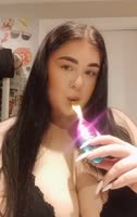 Maryannaaa's Sizzling Solo: Brushing Up on Sexy