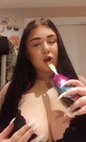 Maryannaaa's Sizzling Solo: Brushing Up on Sexy