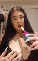 Maryannaaa's Sizzling Solo: Brushing Up on Sexy