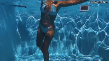 Sofi Otis Dives into Seduction: Underwater Solo Tease