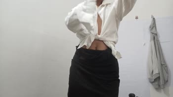 desi_girl23 - Desi Girl23's Sizzling Solo Show: Hairy Pussy Squirts for Her Lover