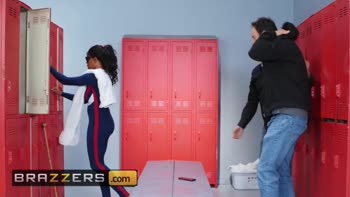 Xander Corvus - Jenna Foxx's Black Beauty Gets Plowed in the Shower by a Hung Xander
