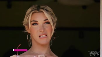 Aubrey Kate's Blonde Bombshell Seduces Pierce Paris in Steamy Shemale Encounter