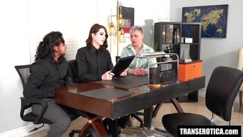 Autumn Rain's FTM 4some Delight: Deepthroat Throats Big Cock