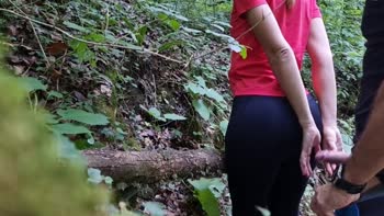 Real Amaters - Fit Hiker's Big Ass Temptation: Cumming in Public Yoga Pants