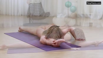 Chubby Teen (18+) Flex Goddess Zita Larva Stretches Limits