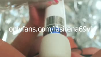 Lasirena69's Electrifying Squirt Orgasm Session