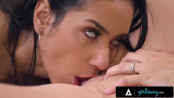 Tia Cyrus and Julia Ann's Sizzling Milf Lesbian Desire