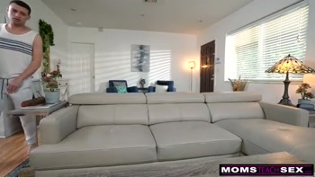 Stepmom Wants to Know How It Looks - S18:e7