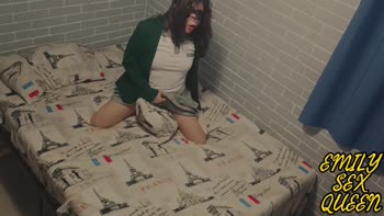 Emily Sex Queen's After-School Solo Affair