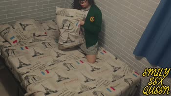 Emily Sex Queen's After-School Solo Affair