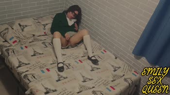 Emily Sex Queen's After-School Solo Affair