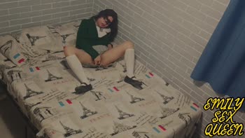 Emily Sex Queen's After-School Solo Affair