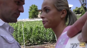 HUNT4K. She almost lost her wallet but found crazy sex