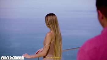 VIXEN Sexy Mary lets her inner exhibitionist out to play