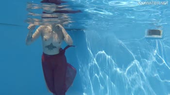Mimi Cica's Sizzling Underwater Show