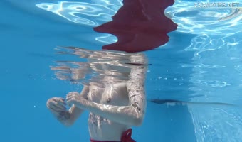 Mimi Cica's Sizzling Underwater Show