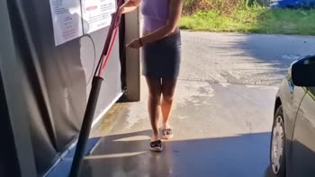 HottPussy118 Exposes Her Stunning Assets at the Car Wash