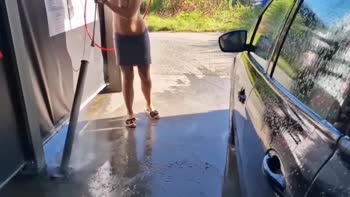 HottPussy118 Exposes Her Stunning Assets at the Car Wash